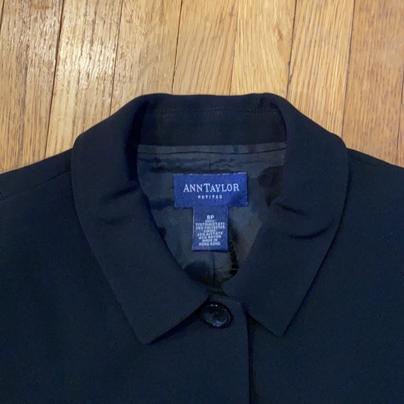 Ann Taylor 8p black blazer - Picture 2 of 5